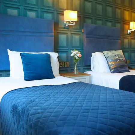The Newgrange 3* نافان