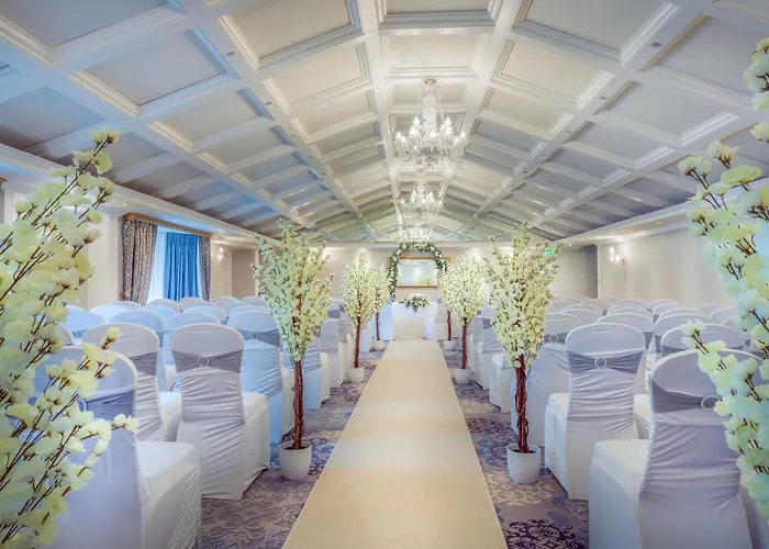 The Newgrange Отель Наван