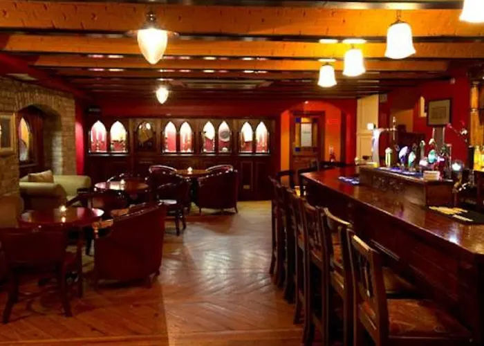 Отель The Newgrange Наван