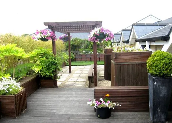 Отель The Newgrange Наван